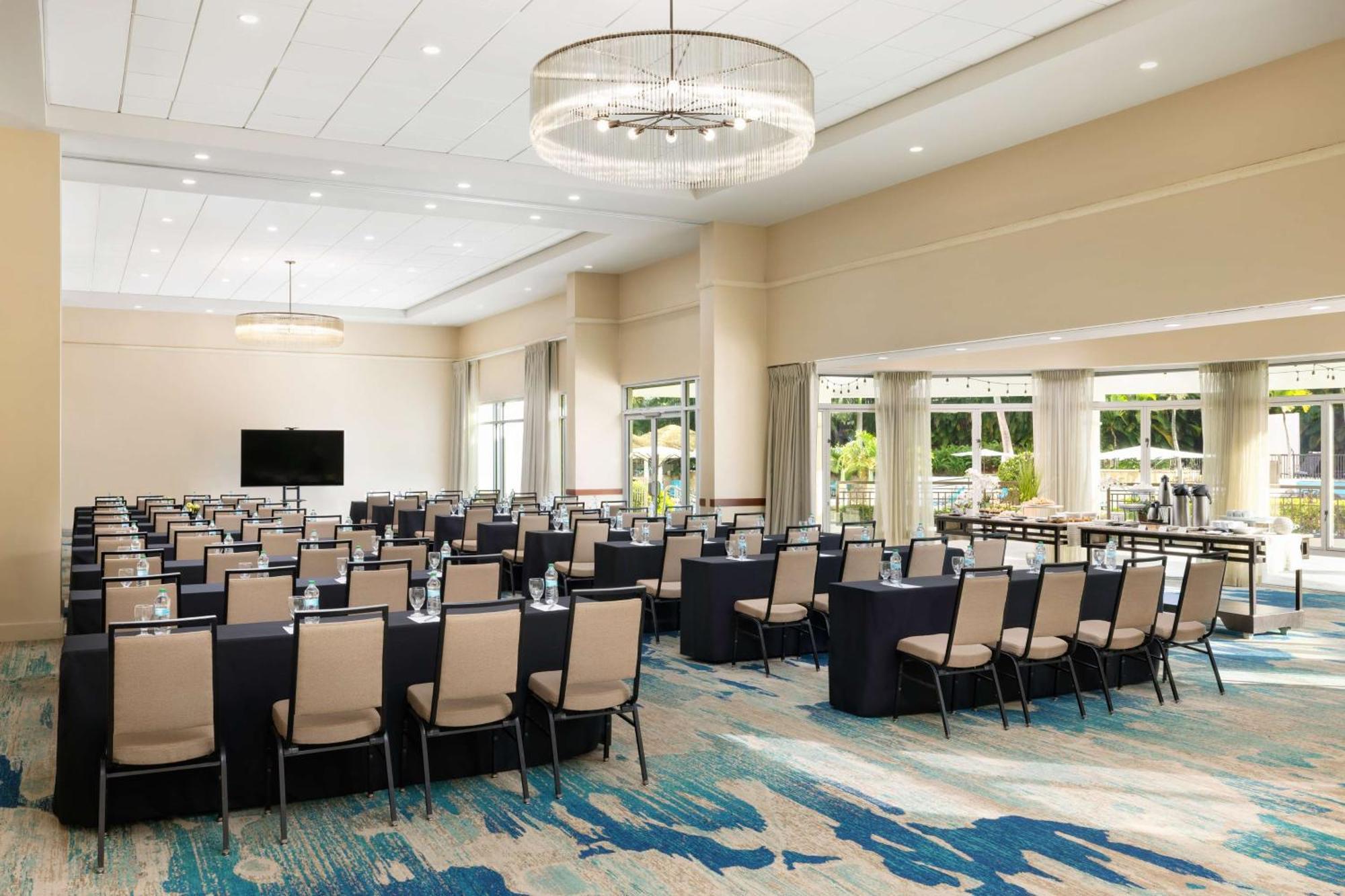Embassy Suites By Hilton San Juan - Hotel & Casino Екстериор снимка