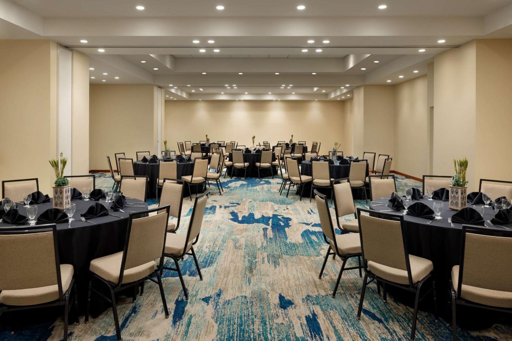 Embassy Suites By Hilton San Juan - Hotel & Casino Екстериор снимка