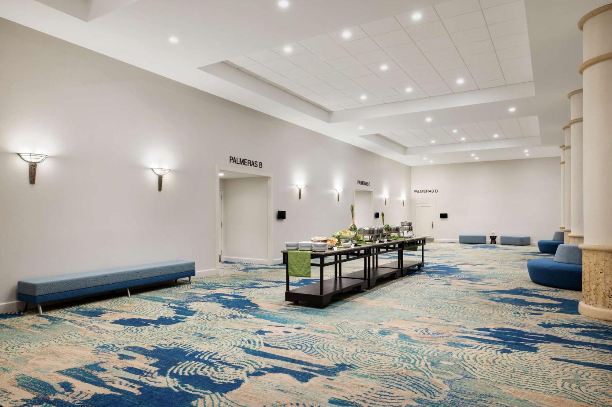 Embassy Suites By Hilton San Juan - Hotel & Casino Екстериор снимка